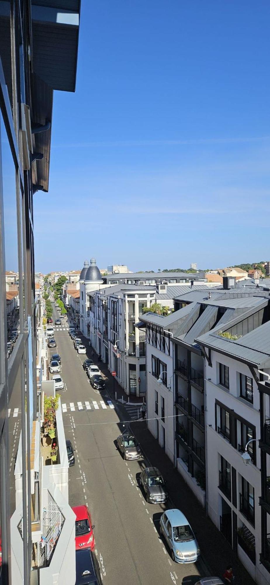Apartment Hyper-centre Et Bord De Avec Clim Et Parking!