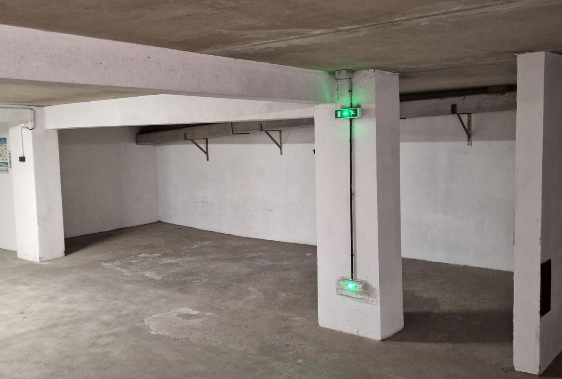 Hyper-centre Et Bord De Avec Clim Et Parking! *